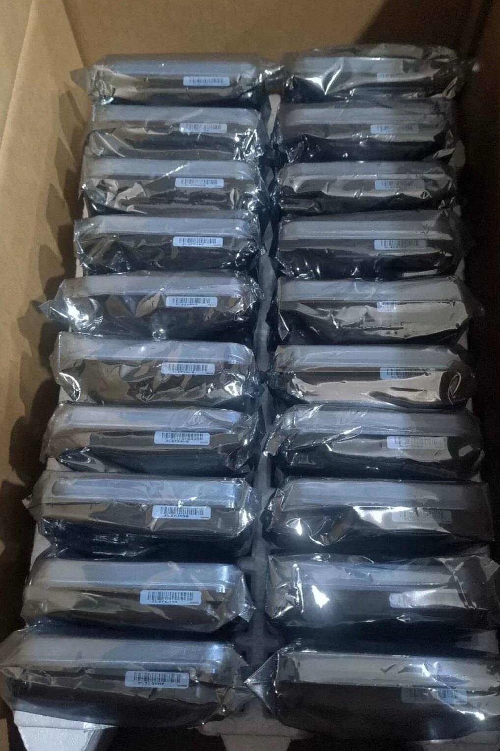 全新 HUH721008ALE600 8T 企业级硬盘
