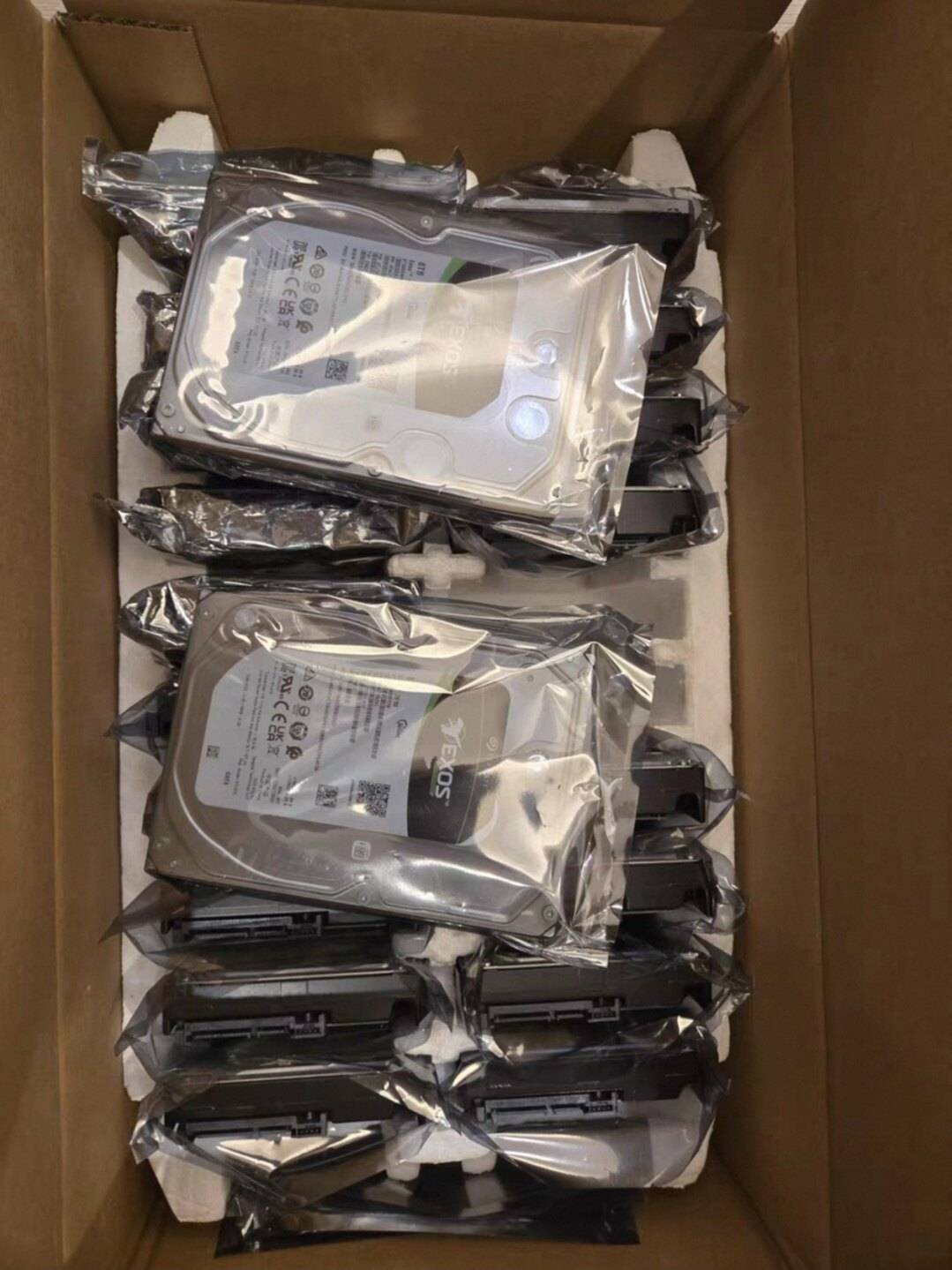 ST8000NM017B 外置 8TB 3.5英寸硬盘
