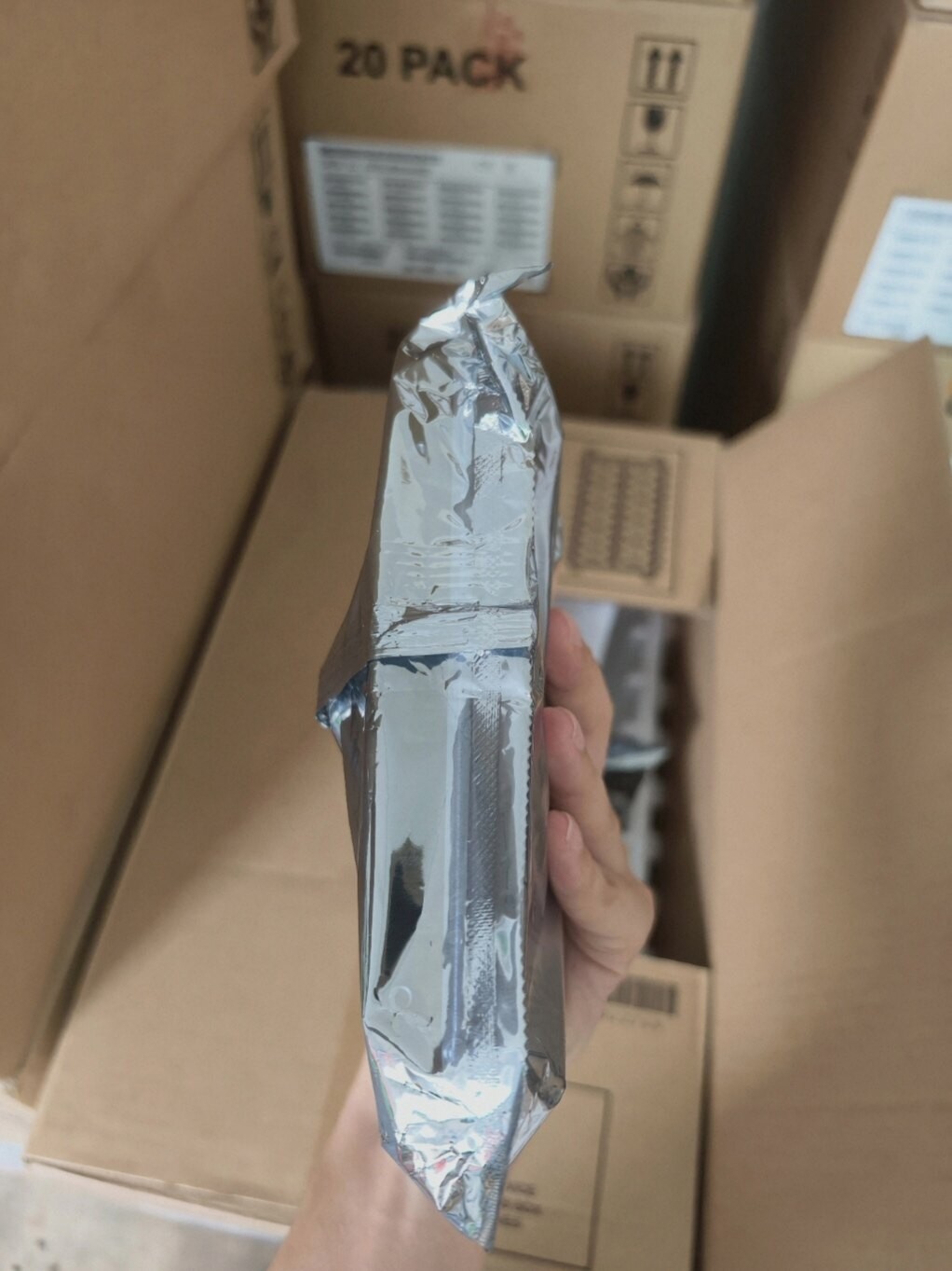 企业级外置 28TB 硬盘 ST28000NM001C