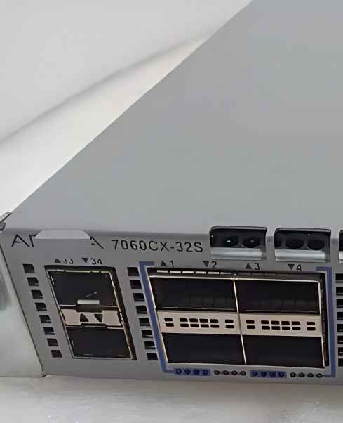 Arista DCS-7060CX-32S-F 32端口数据中心交换机