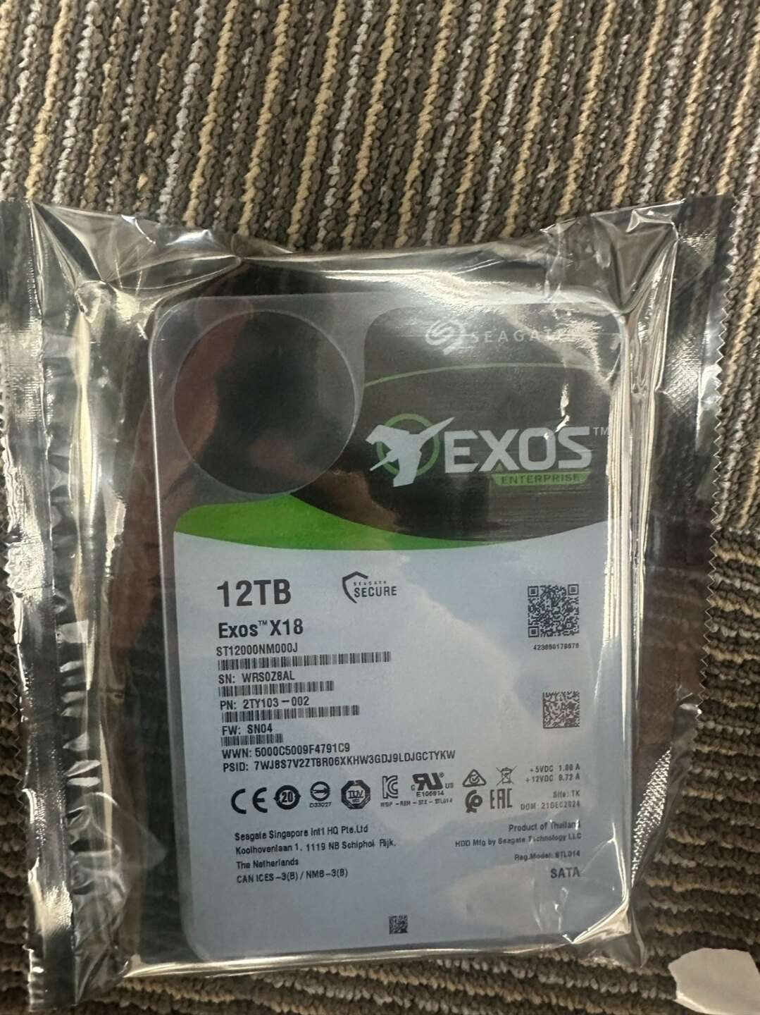 ST12000NM000J 企业级外置 12TB 硬盘
